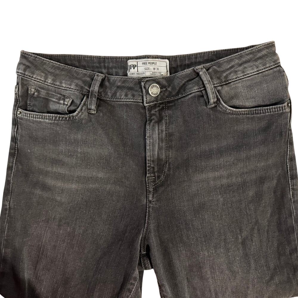 Free People We The Free Raw Hem Grey Jeans Size 30 Black Mid Rise Straight Leg - Picture 2 of 7